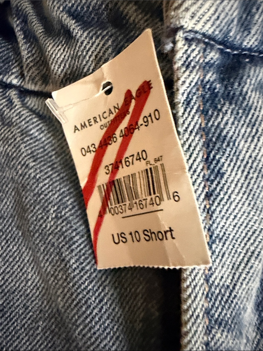 American Eagle Outfitters Light Wash Blue Relaxed Jeans - Picture 4 of 10
